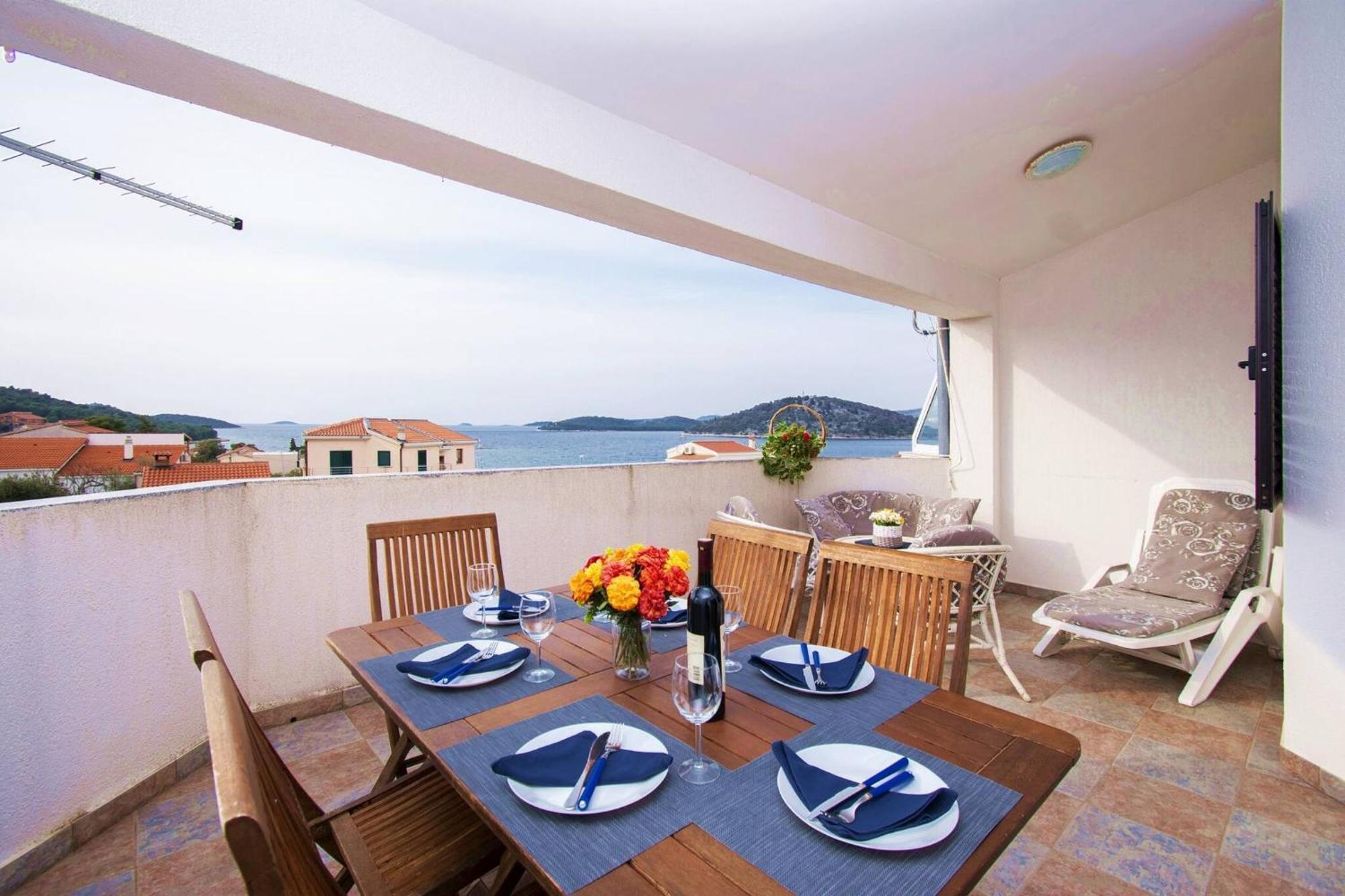 Apartment Meri Razanj With Sea View المظهر الخارجي الصورة